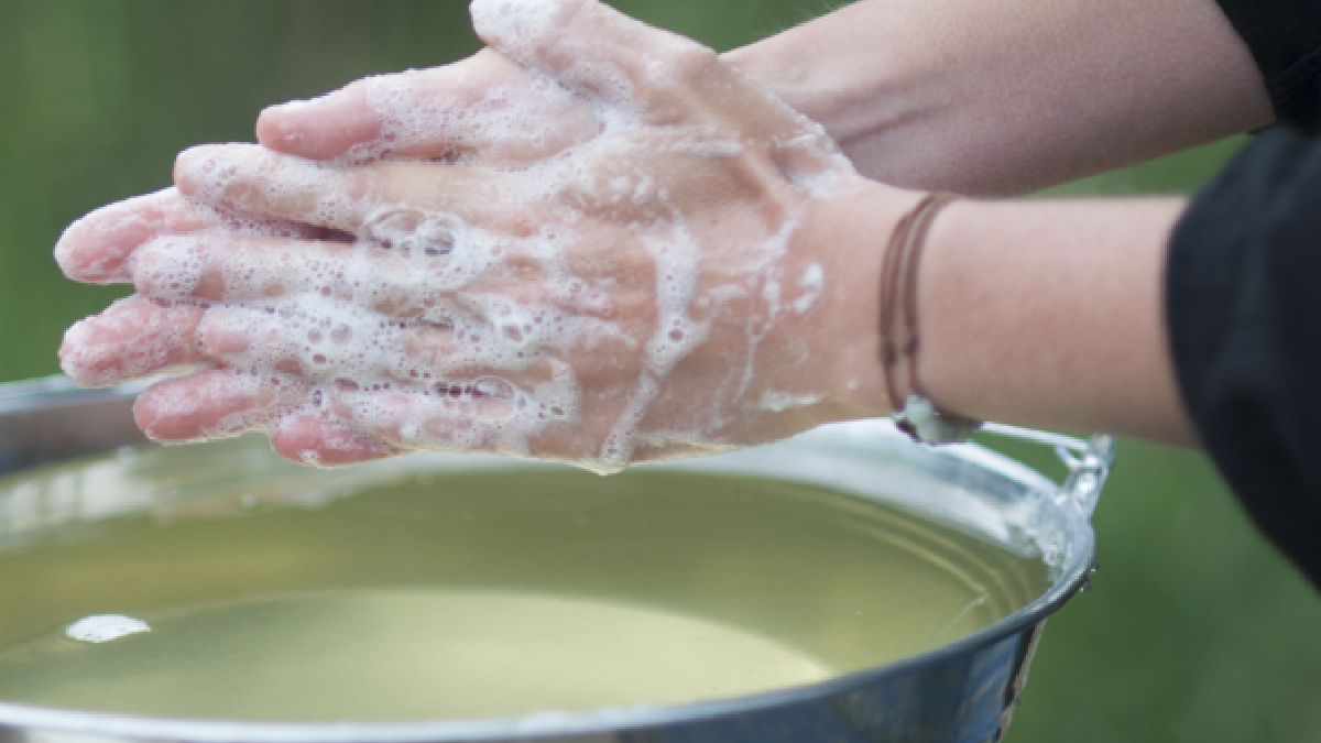 Peau qui tiraille après la douche : pourquoi ce signal d’alarme ne doit pas être ignoré ?