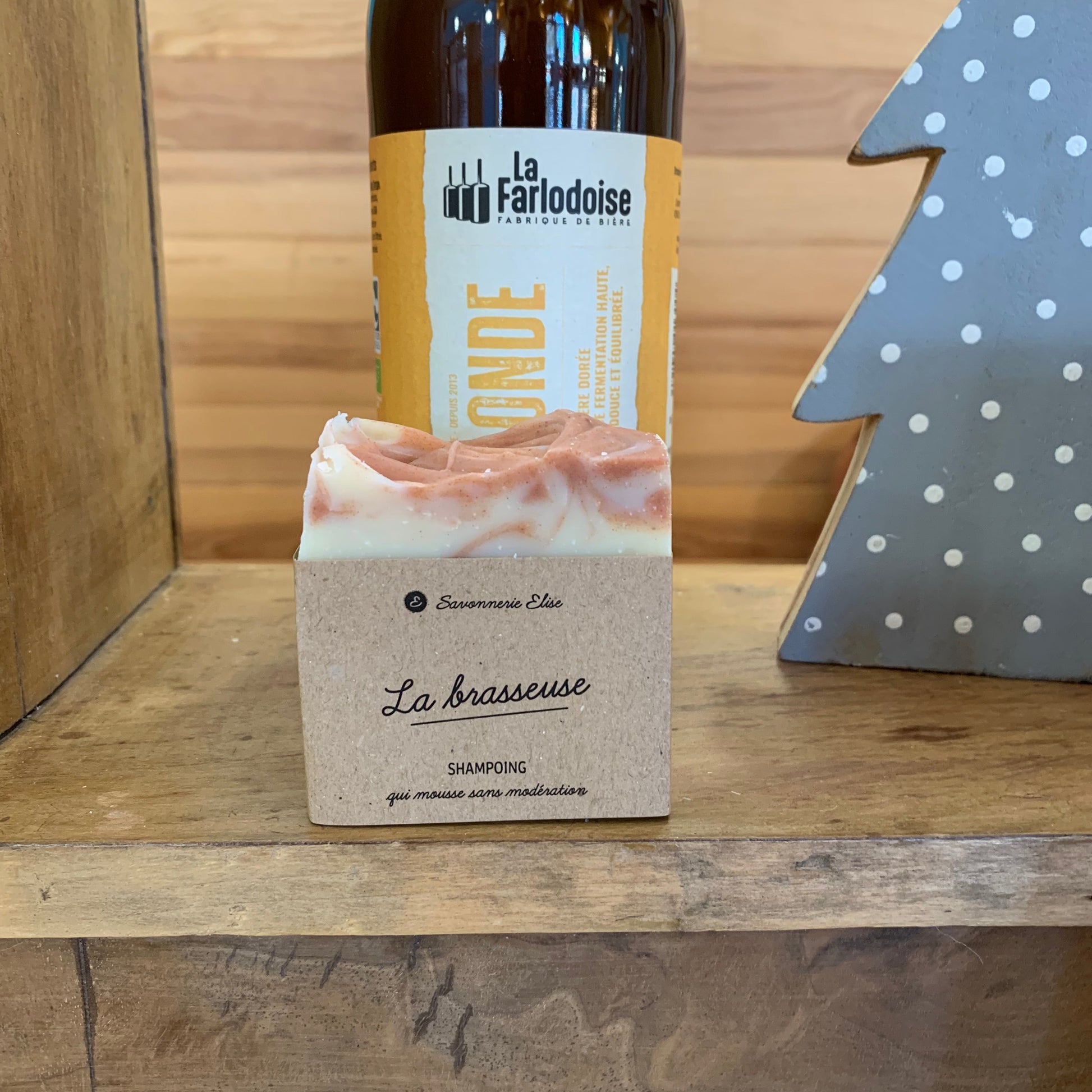 un savon shampoing doux qui mousse sans modération - bière artisanale biologique sous mention nature et progrès - la farlodoise à chazelle sur Lyon dans la Loire