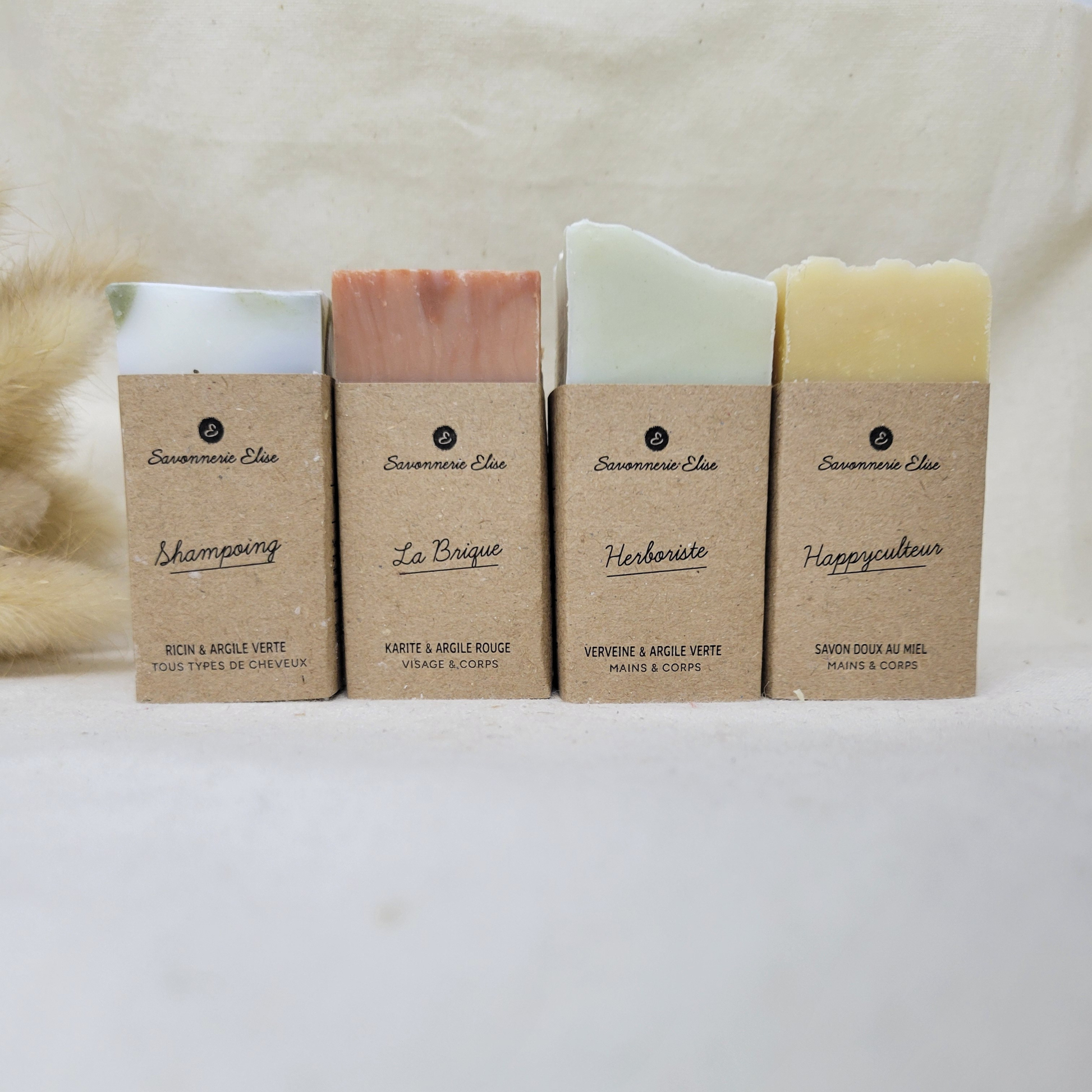 Savons invités - format pour voyager. Mes savons de 100gr coupés en Deux pour vous offrir une découverte. savon de voyage pour les grand et petit voyageur. 