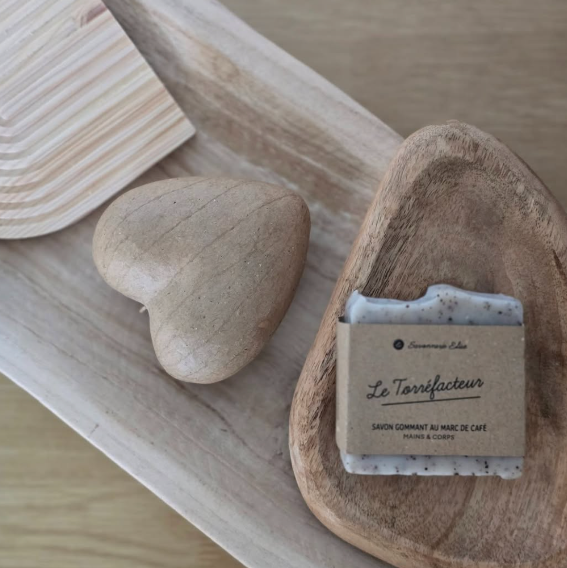 Savon gommant au marc de café stimulant la circulation sanguine, soin solide nourrissant au karité pour une peau douce et lisse