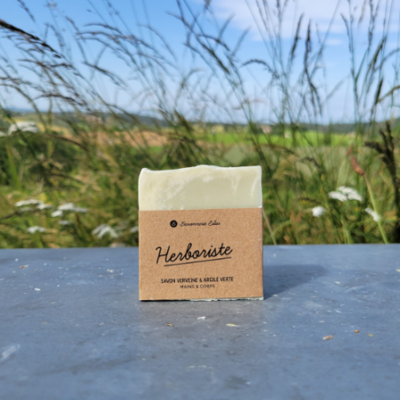 Savon à l'argile verte absorbante pour réguler l'excès de sébum et resserrer les pores, soin visage naturel et purifiant
