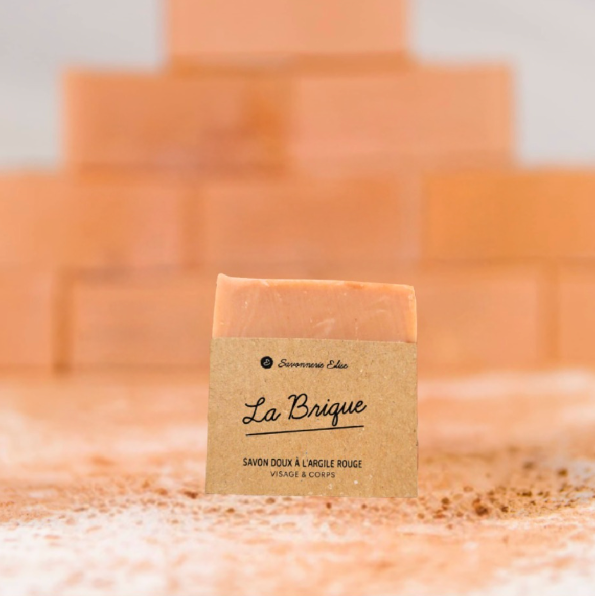 savon doux pour le visage - illumine le tient et réveille les teints ternes. 
soin démaquillant biologique . 