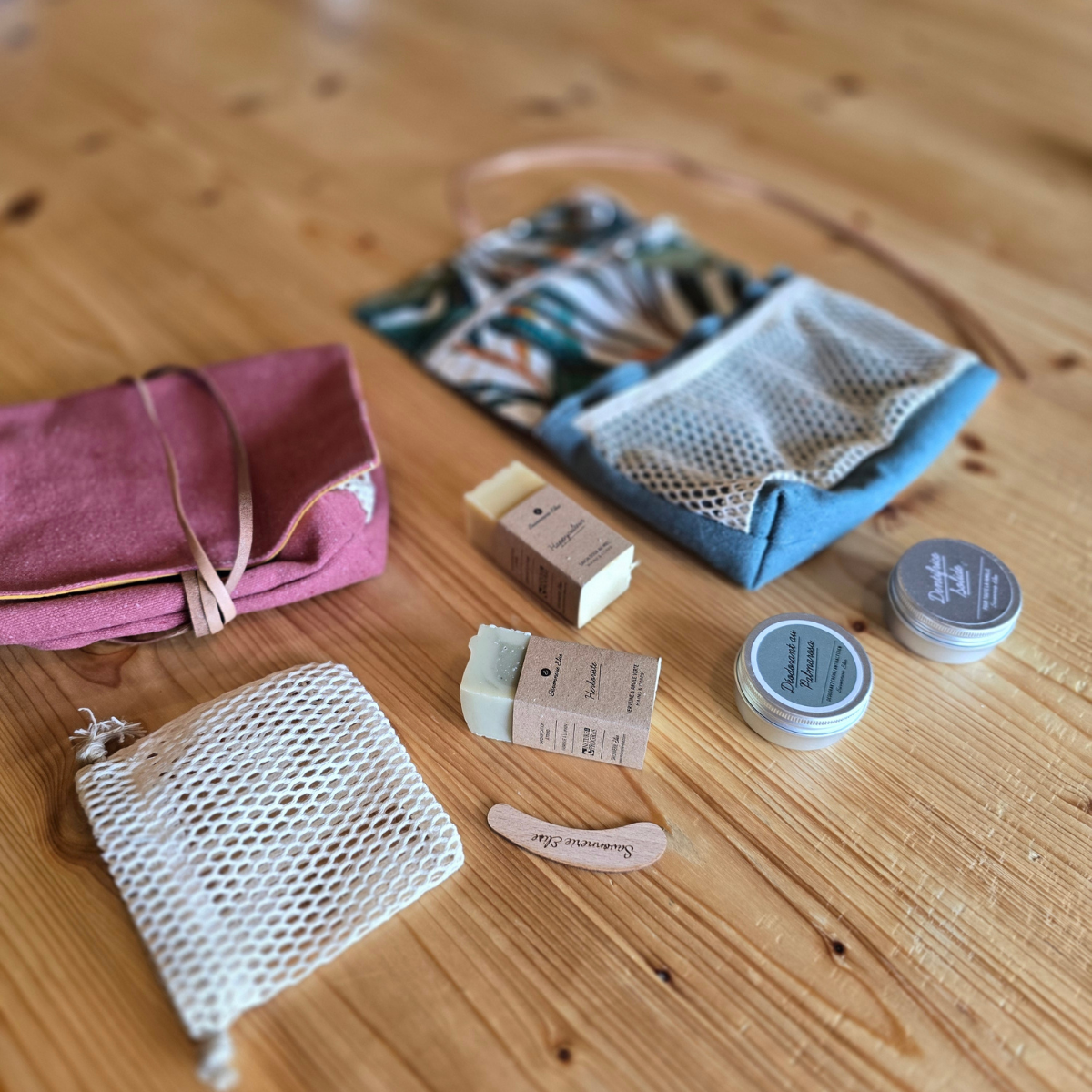 Trousse rando & bivouac – Cosmétiques solides et naturels fabriqués localement